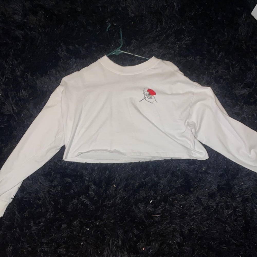 White with rose design crop top